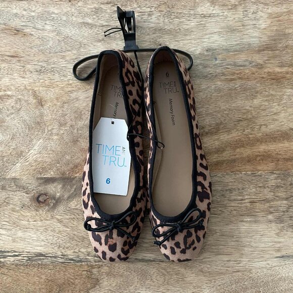 NEW Size 6 Leopard Pattern Ballet Flats-Shoes - Picture 2 of 6